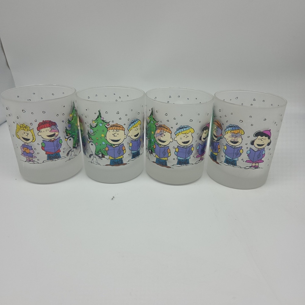 Peanuts Gang Snoopy & Charlie Brown Frosted Glass Christmas-Set Of 4